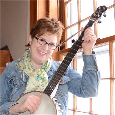 Annie Patterson & Friends will give a concert at the Nacul Center on April 2